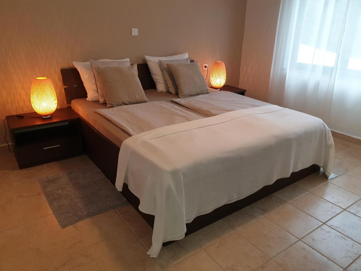 Apartments Suha Punta - Villa Babalonija Kampor エクステリア 写真