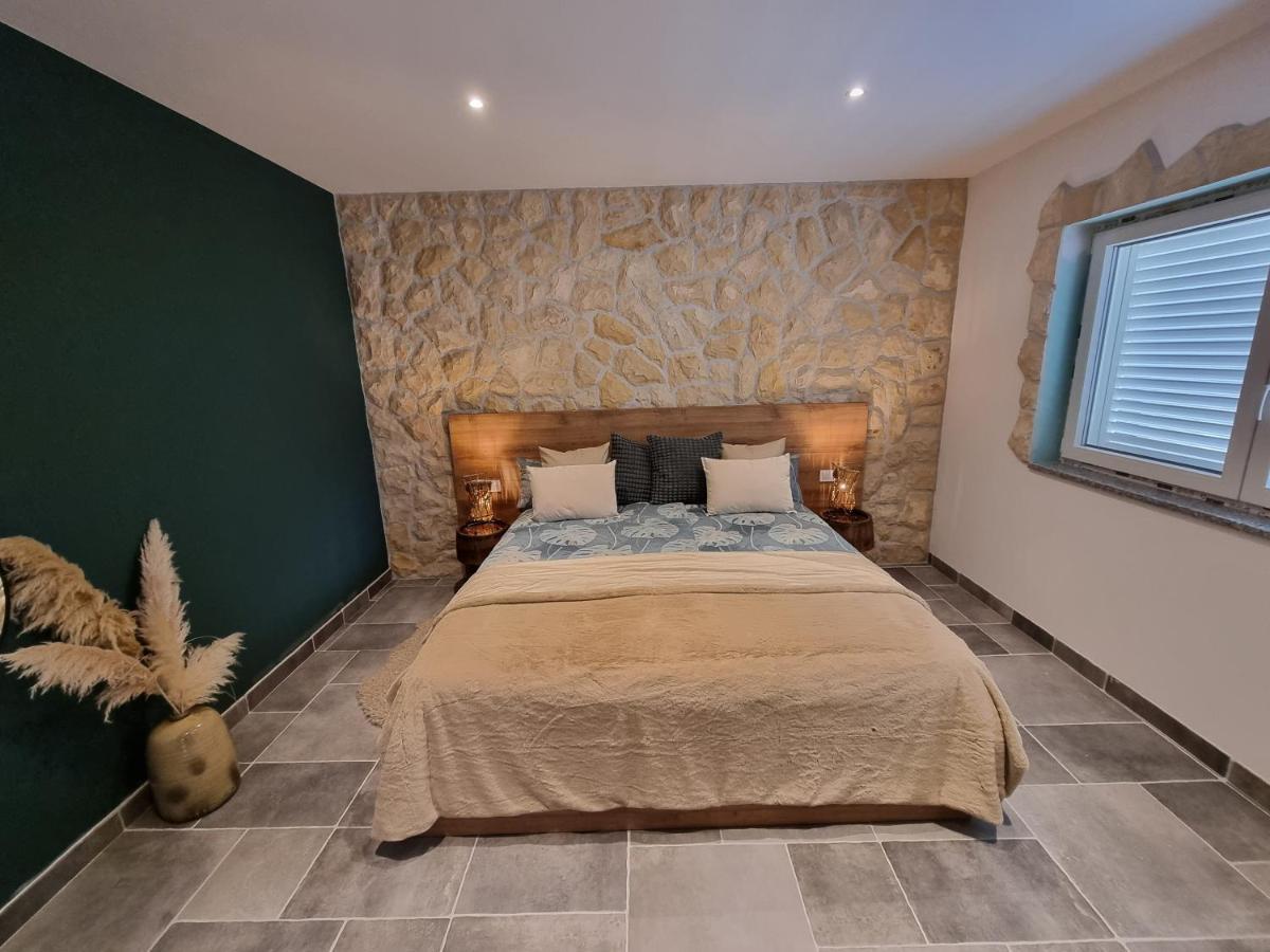 Apartments Suha Punta - Villa Babalonija Kampor エクステリア 写真