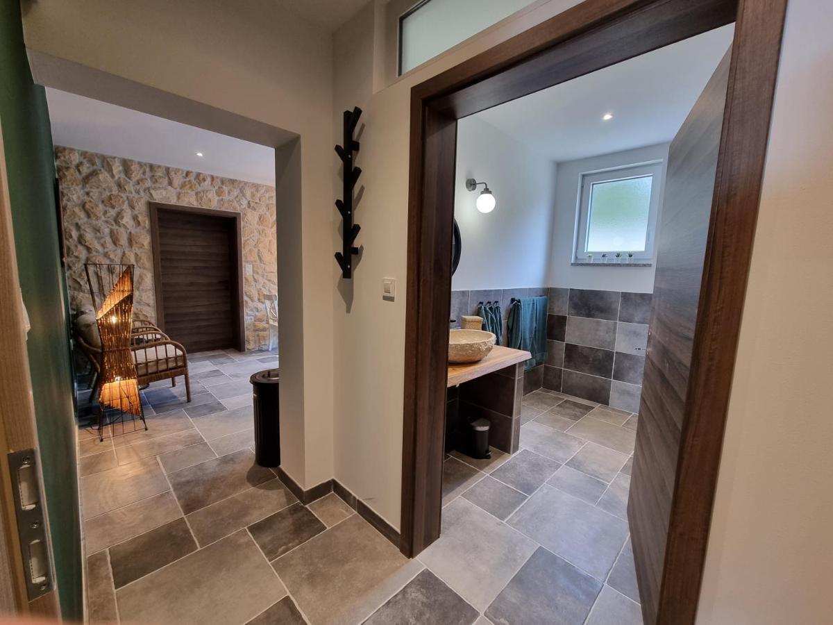 Apartments Suha Punta - Villa Babalonija Kampor エクステリア 写真