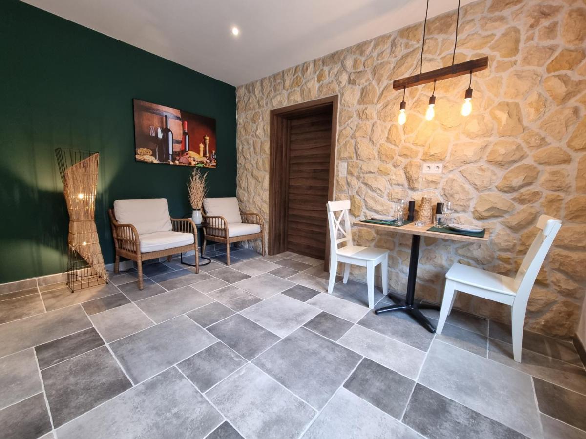 Apartments Suha Punta - Villa Babalonija Kampor エクステリア 写真