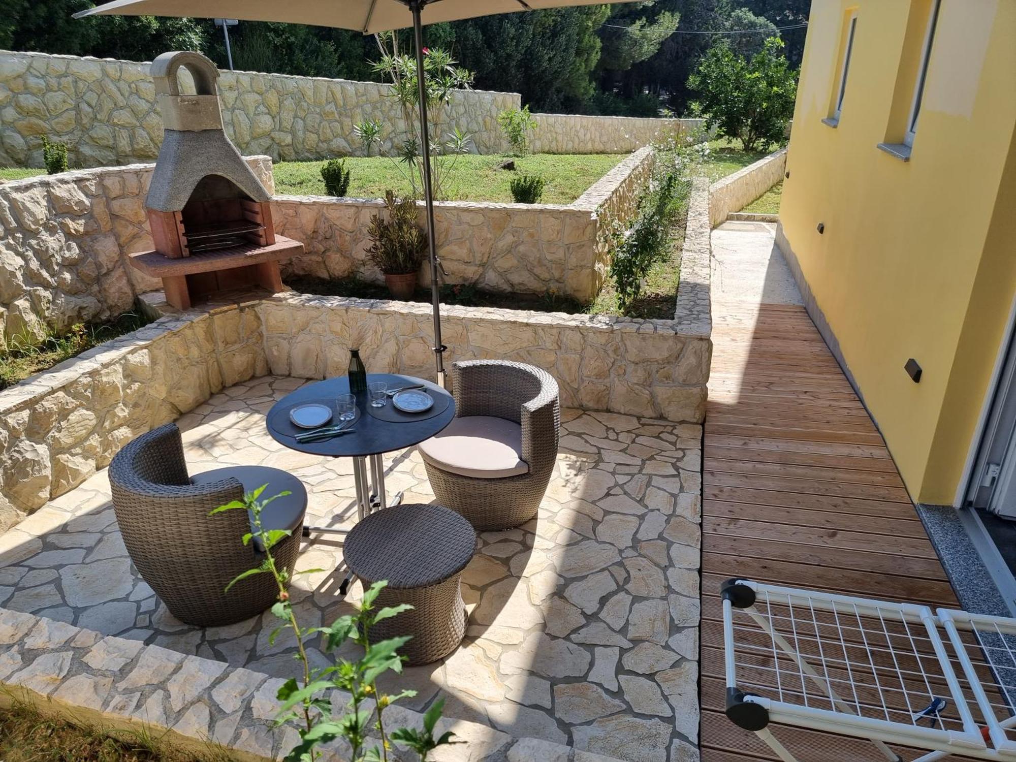 Apartments Suha Punta - Villa Babalonija Kampor エクステリア 写真